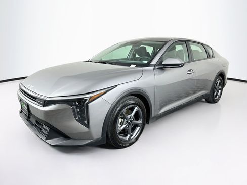 Used 2025 Kia K4 FWD image 3