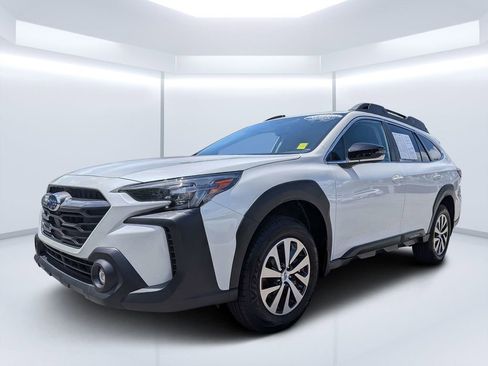 Certified 2025 Subaru Outback Premium AWD/4WD image 7