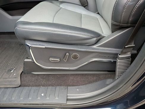 Used 2022 Ford F150 Lariat w/ Equipment Group 502A High image 12