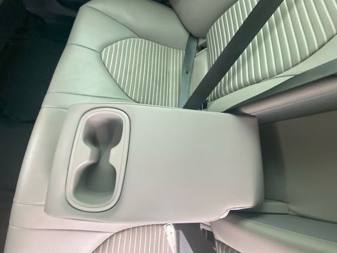 Used 2019 Toyota Camry SE FWD image 30
