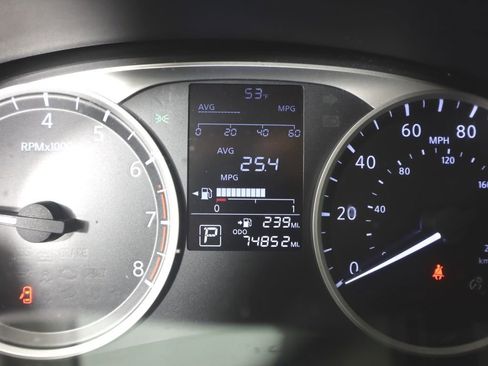 Used 2021 Nissan Kicks S image 11