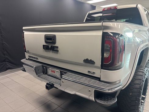 Used 2018 GMC Sierra 1500 SLT w/ SLT Preferred Package image 4