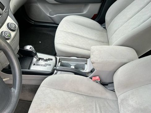 Used 2010 Hyundai Elantra SE FWD image 22