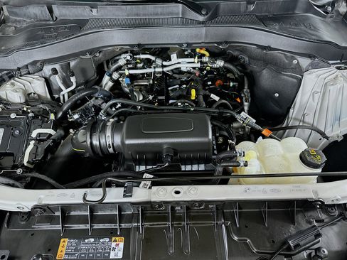 Used 2022 Ford Explorer XLT w/ Equipment Group 202A image 29