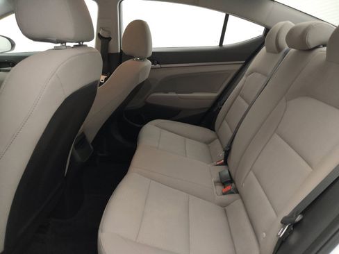 Used 2017 Hyundai Elantra SE FWD image 18