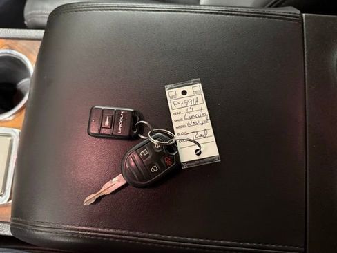 Used 2014 Lincoln Navigator 4WD image 22