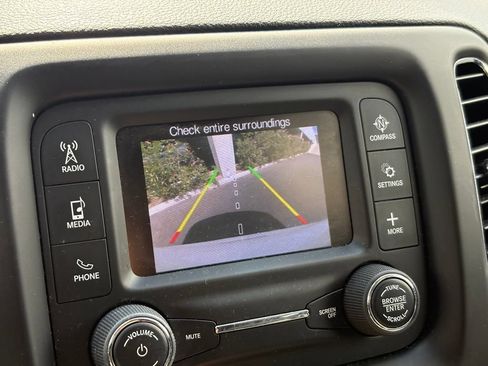 Used 2017 Jeep Compass Latitude w/ Cold Weather Group AWD/4WD image 14