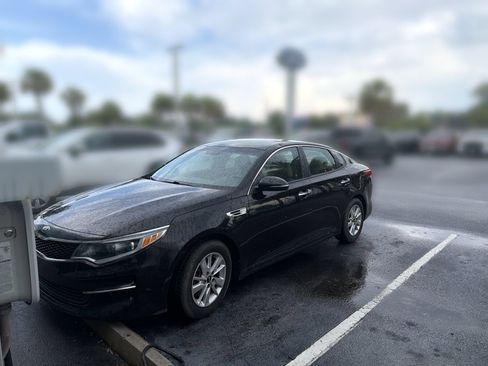 Used 2017 Kia Optima LX FWD image 8