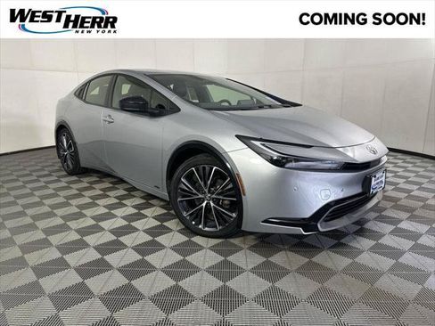 Certified 2025 Toyota Prius XLE AWD/4WD image 1