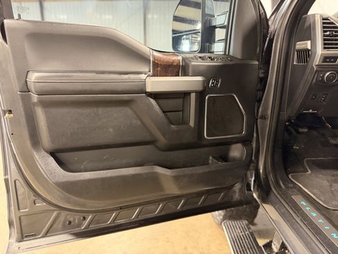 Used 2017 Ford F250 Platinum w/ Platinum Ultimate Package AWD/4WD image 8