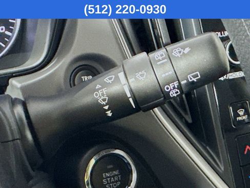 Used 2025 Subaru Crosstrek 2.0i Premium image 14