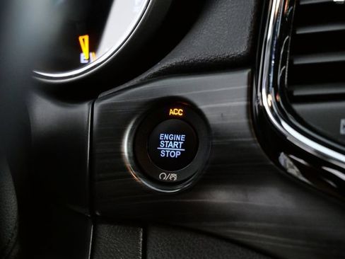 Used 2019 Jeep Grand Cherokee Altitude AWD/4WD image 22