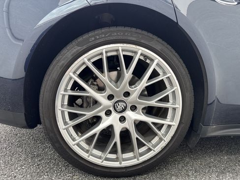 Used 2022 Porsche Panamera image 31