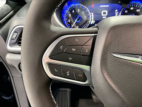 New 2026 Chrysler Pacifica Select image 13