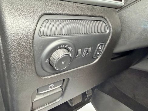 Used 2024 Jeep Wagoneer L 4WD w/ Premium Group I image 19