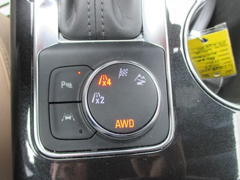 Used 2023 Chevrolet Blazer Premier w/ Enhanced Convenience Package AWD/4WD image 23
