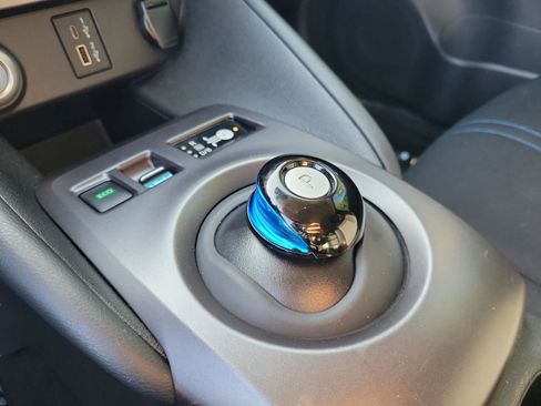 Used 2023 Nissan Leaf S image 30