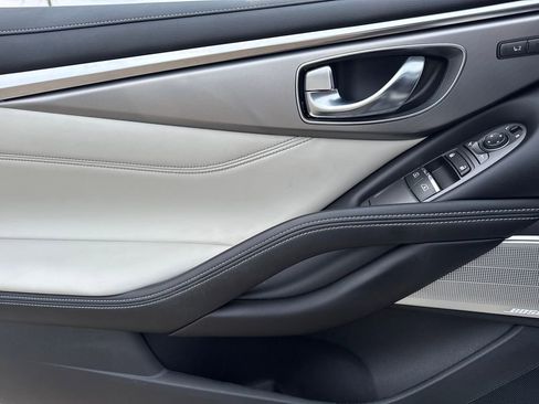 Used 2022 INFINITI Q60 3.0t Luxe w/ Essential Package image 17