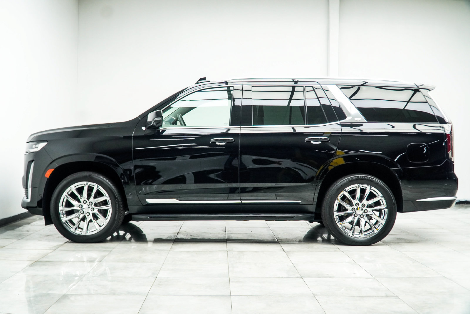 Used 2022 Cadillac Escalade Premium Luxury Platinum w/ LPO, Radiant Package AWD/4WD image 11