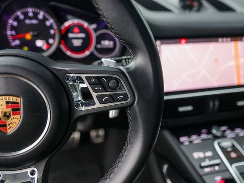 Used 2020 Porsche Cayenne Turbo w/ Assistance Package image 13