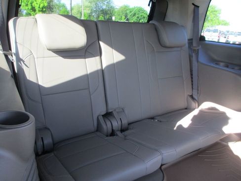 Used 2020 GMC Yukon SLT w/ Enhanced Security Package AWD/4WD image 24