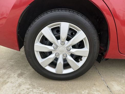 Used 2017 Toyota Corolla LE image 31