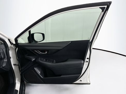 Used 2025 Subaru Outback Premium image 31