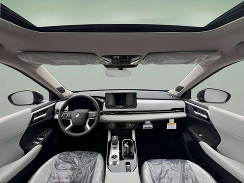 New 2026 Mitsubishi Outlander SE AWD/4WD image 16