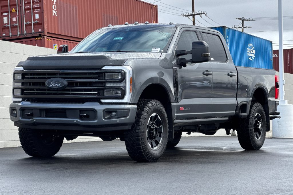 Used 2026 Ford F350 Platinum w/ Tremor Off-Road Package AWD/4WD image 13