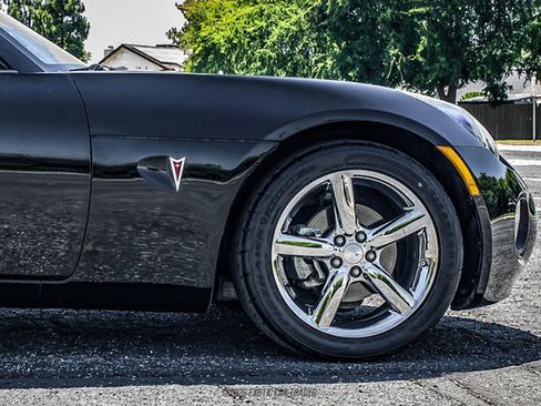 Used 2009 Pontiac Solstice GXP w/ Premium Package RWD image 11