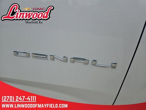 Used 2025 GMC Yukon XL Denali Ultimate AWD/4WD image 10