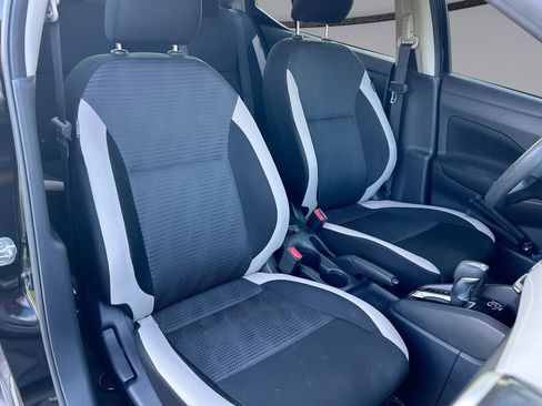 Used 2021 Nissan Versa SV FWD image 28