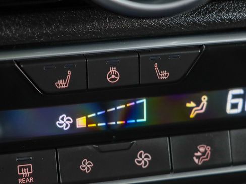 Used 2023 Nissan Sentra SR w/ SR Premium Package FWD image 21