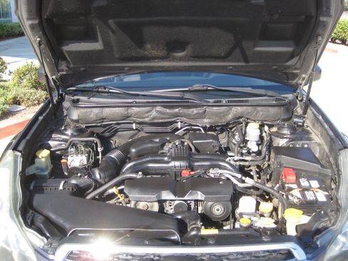 Used 2014 Subaru Legacy 2.5i Premium AWD/4WD image 7