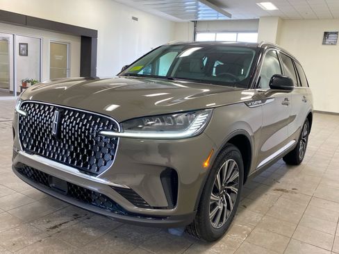 New 2026 Lincoln Aviator AWD image 4