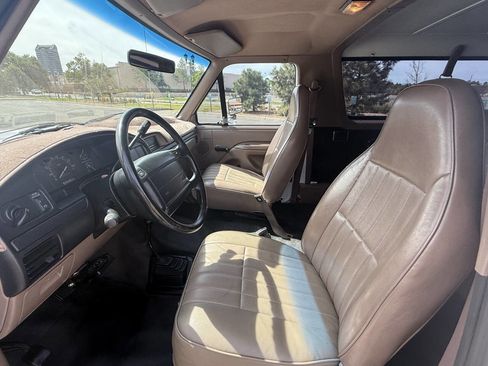 Used 1996 Ford Bronco XLT image 14