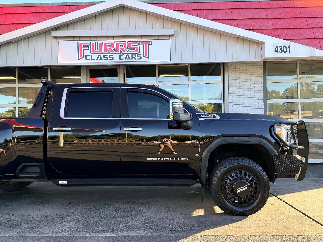 Used 2022 GMC Sierra 3500 Denali w/ Denali Ultimate Package AWD/4WD image 8