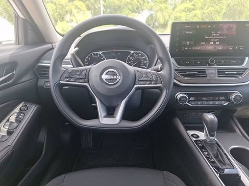 New 2026 Nissan Altima 2.5 SV w/ SV Special Edition Package FWD image 13