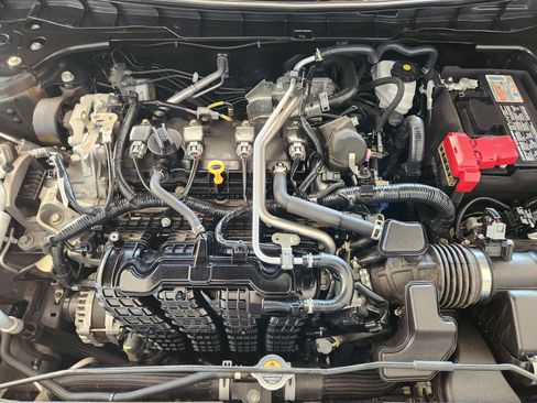 Used 2025 Nissan Altima 2.5 SV FWD image 34