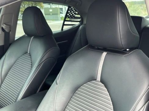 Used 2018 Toyota Camry SE w/ Audio Package FWD image 14