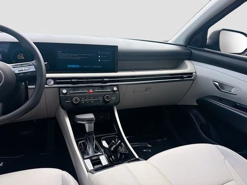 Used 2025 Hyundai Tucson SE FWD image 22