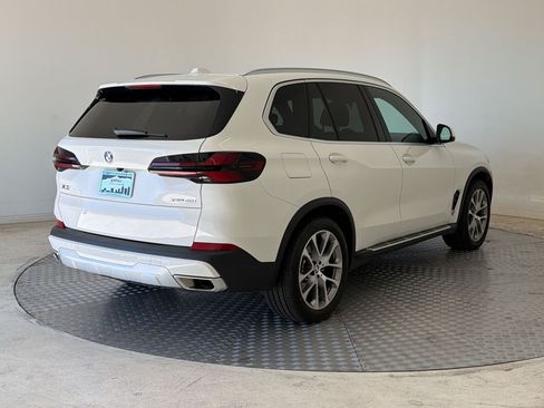 Used 2026 BMW X5 xDrive40i AWD/4WD image 9