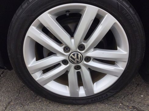 Used 2015 Volkswagen Jetta SE FWD image 39