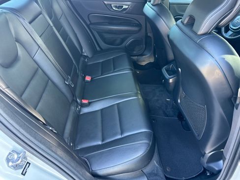 Used 2019 Volvo S60 T5 Momentum w/ Multimedia Package FWD image 15