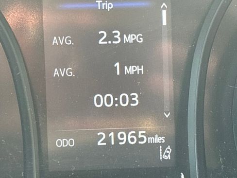 Used 2022 Toyota Camry SE image 21