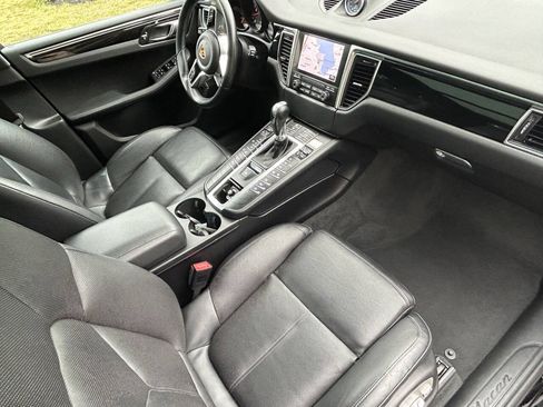 Used 2018 Porsche Macan AWD/4WD image 19