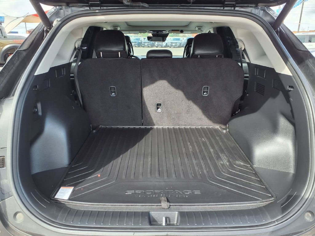 Certified 2026 Kia Sportage EX w/ EX Panorama Roof Package FWD image 11