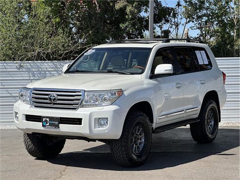 Used 2013 Toyota Land Cruiser AWD/4WD image 6