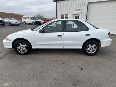 Used 2001 Chevrolet Cavalier Base 4dr Sedan image 2