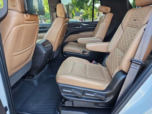 Used 2021 Cadillac Escalade Sport w/ Driver Assist Tech Package AWD/4WD image 23